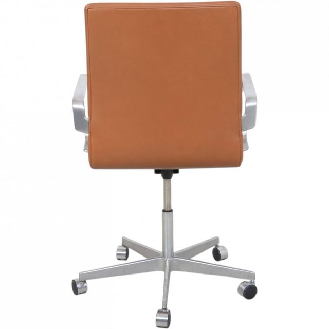 Oxford Office Chair in Walnut and Anilin Leather by Arne Jacobsen, 2000s For Sale - Image 12 of 18