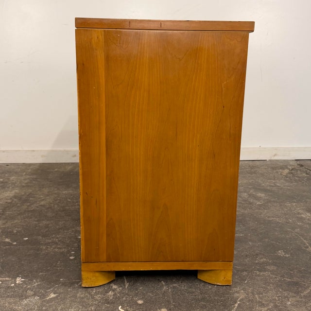 Mid 20th Century Mid Century John Widdicomb Walnut Sideboard Chest With Sliding Doors For Sale - Image 5 of 10