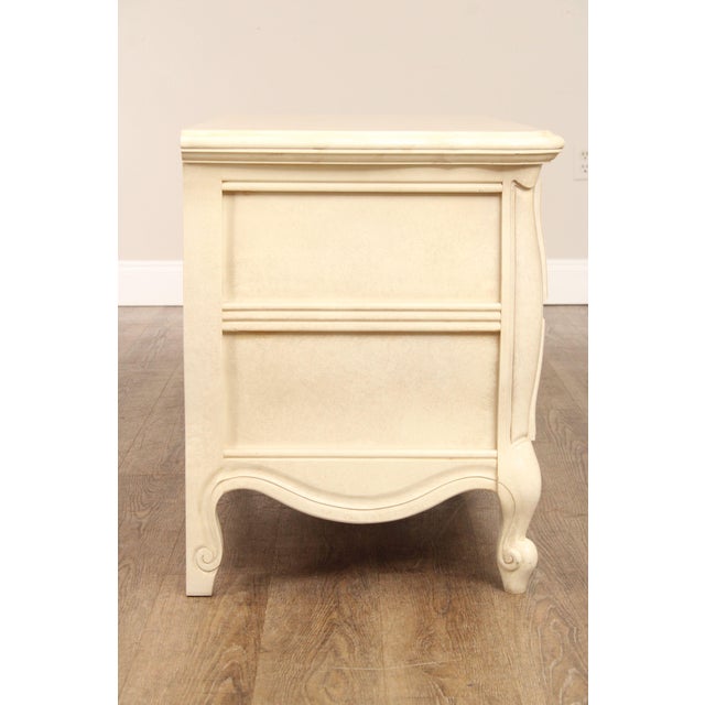 Union National French Provincial Style Pair of Painted Commodes For Sale - Image 10 of 18