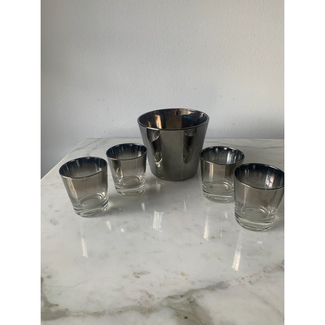 Mid-Century Modern Vitreon Queens Silver Lusterware Old Fashioned Glasses & Ice Bucket Cocktail Set- 5 Pieces For Sale - Image 4 of 12