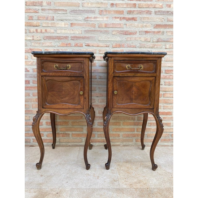 Louis XV Style Walnut Nightstands with Marble Top, 1930s, Set of 2 For Sale - Image 10 of 18