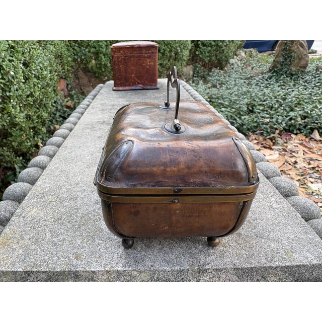 1900 - 1909 Antique English Edwardian Leather and Brass Box For Sale - Image 5 of 11