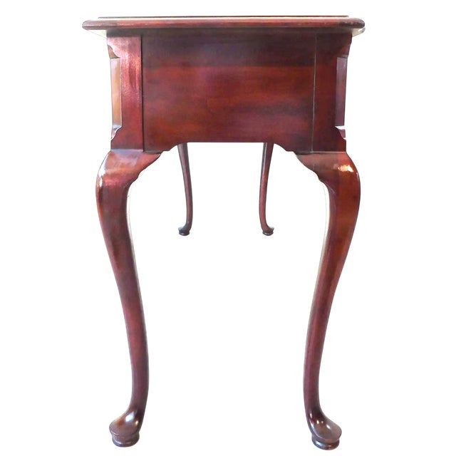 Thomasville Thomasville Solid Cherry Wood Queen Anne Console Table Made in North Carolina - Vintage Late 20th Century For Sale - Image 4 of 5