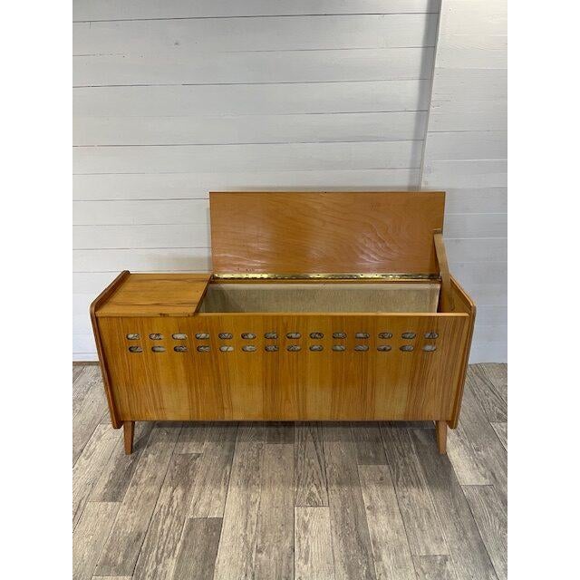 1960s Vintage Sideboard from Tatra Nafromtok, 1965 For Sale - Image 5 of 10