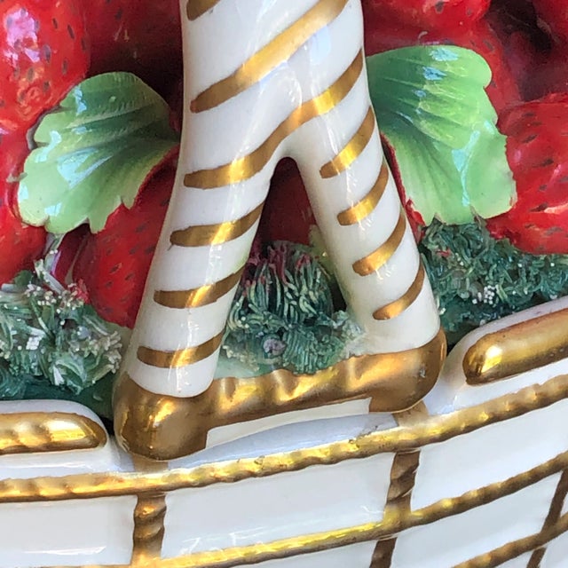 Mottahedeh Mid-20th Century Porcelain Strawberry Box For Sale - Image 9 of 12