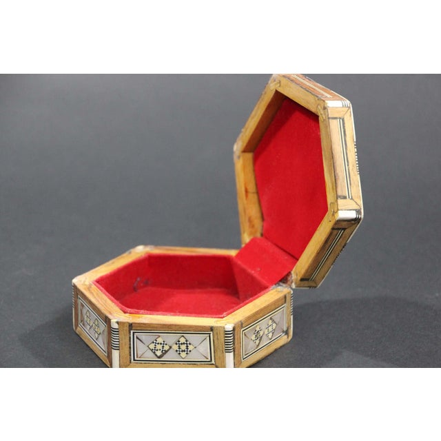 Moorish Handcrafted Octagonal Box with White Mosaic Marquetry For Sale - Image 10 of 12