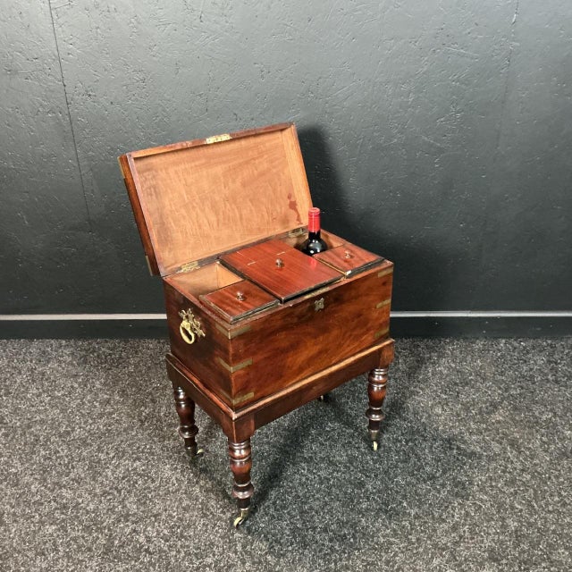 Georgian Mahogany Cellarette, 1790 For Sale - Image 4 of 8