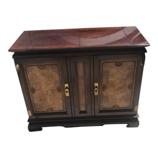 Vintage Universal Furniture Chinoiserie Style Burl and Ashwood Dry Bar For Sale