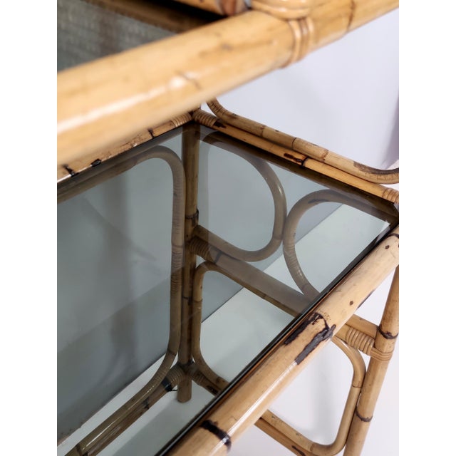 Postmodern Bamboo Bookcase with Smoked Glass Shelves by Vivai del Sud, Italy, 1970s, Set of 5 For Sale - Image 11 of 18
