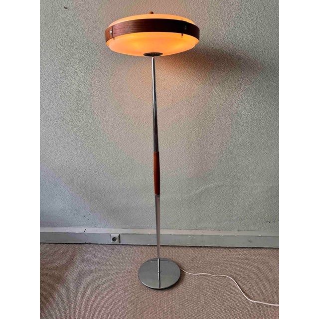 1960s Phase Eclipse S Dimmable Floor Lamp in Chrome & Wood by Luis Pérez De La Oliva for Fase, 1966 For Sale - Image 5 of 16