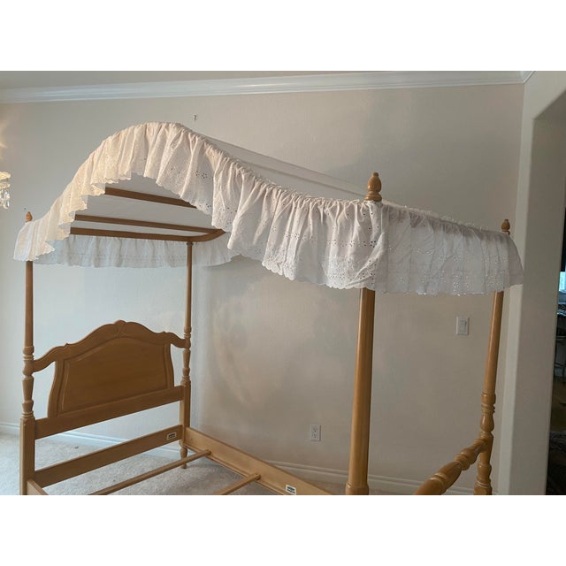 Ethan Allen Late 20th Century Ethan Allen Country French Poster Canopy Equisite Twin Bed Bisque Excellent Condition For Sale - Image 4 of 12