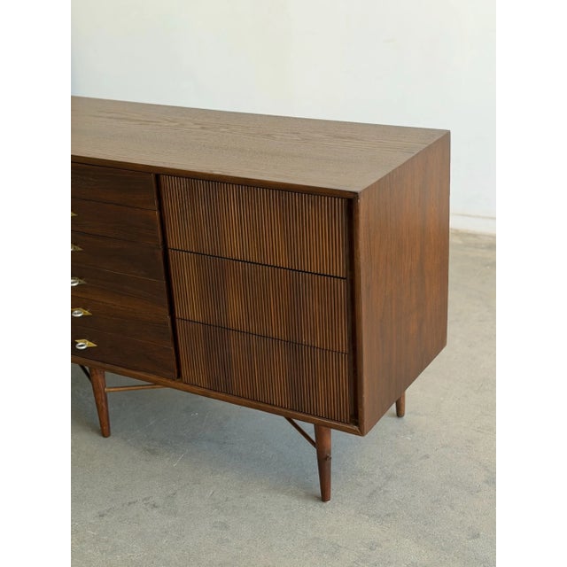 Mid 20th Century Mid 20th Century Walnut Ten Drawer Dresser by American of Martinsville For Sale - Image 5 of 14