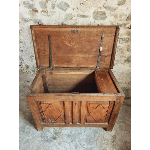 French Louis XIII Chest in Oak and Cherrywood with Iron Hinges, 17th Century For Sale - Image 12 of 18