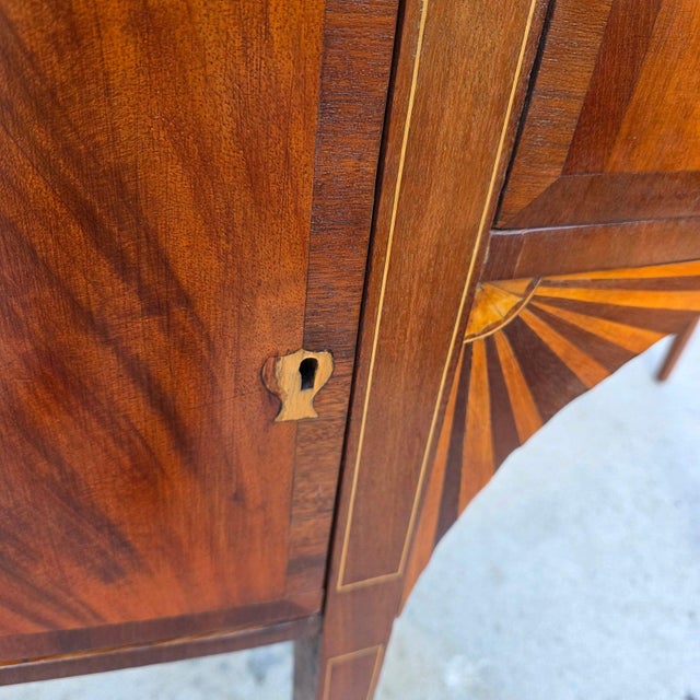 English George III Sheraton Mahogany Bowfront Sideboard With Fan Marquetry, Circa 1790–1810 For Sale In Washington DC - Image 6 of 18
