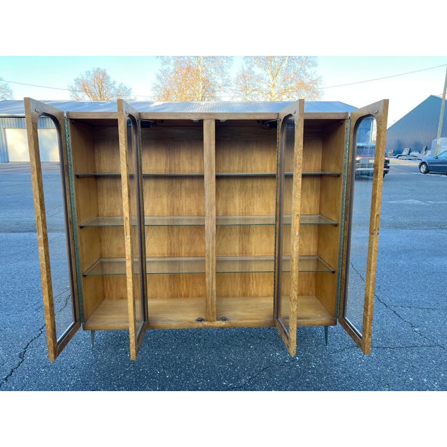 Vintage Mid-Century Burlwood Display Cabinet With Arched Glass Doors For Sale In Philadelphia - Image 6 of 7
