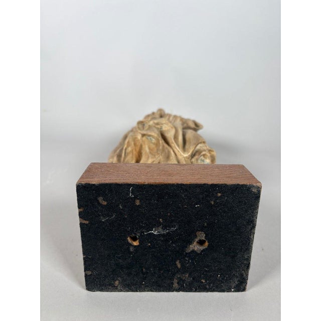 16th-century wooden sculpture of the Virgin Mary in prayer For Sale - Image 9 of 9