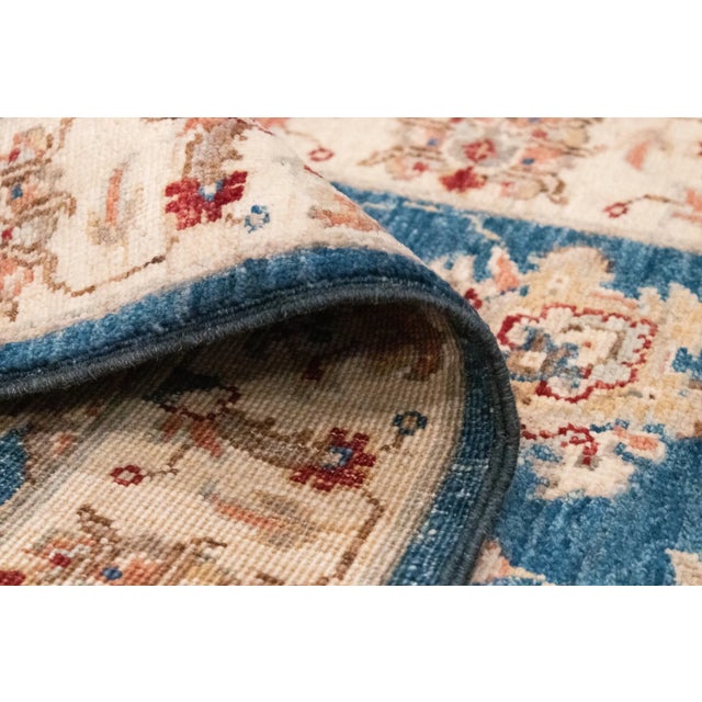 Middle Eastern Rug in Wool For Sale - Image 6 of 10