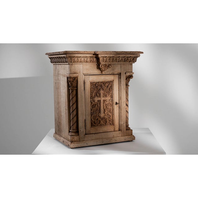 Introducing the 19th Century Belgian Bleached Oak Box, a testament to the enduring beauty of antique craftsmanship. This...