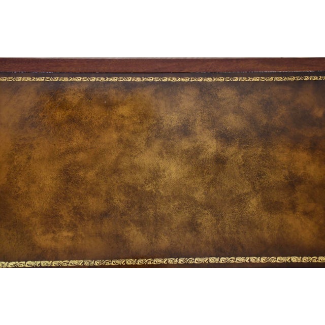 Traditional 1930s English Regency Mahogany & Leather Top Coffee Table For Sale - Image 3 of 14