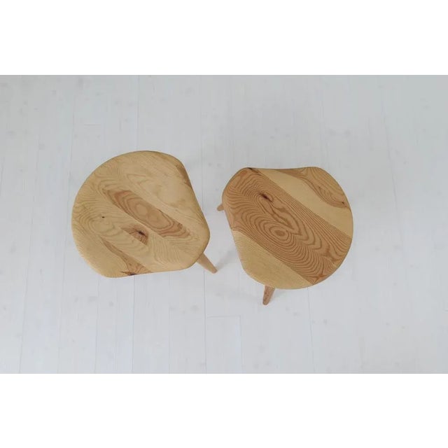 1960s Midcentury Modern Sculptural Stools in Pine by Norsk Husflid, 1960s, Set of 2 For Sale - Image 5 of 12