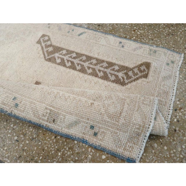 Textile Galerie Shabab Collection Mid-20th Century Turkish Anatolian Rug For Sale - Image 7 of 8