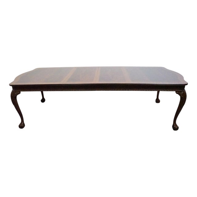 Universal Furniture Banded Bookmatched Mahogany Traditional Chippendale Style 110" Dining Table 0225-657 For Sale