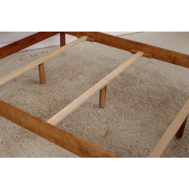 Stickley Cherry Queen Size Prairie Mission Bed For Sale - Image 10 of 18