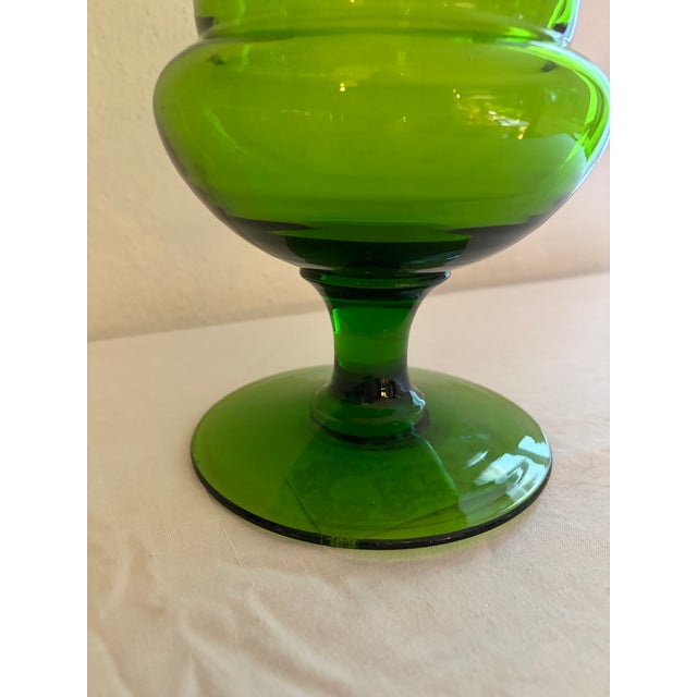 Mid-Century Modern Italian Green Art Glass Medici Pedestal Vase from Empoli, 1960s For Sale - Image 6 of 9