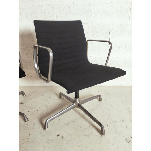 Set of EA108 Aluminium Chairs attributed to Charles and Ray Eames for ICF, 1960s For Sale - Image 11 of 17