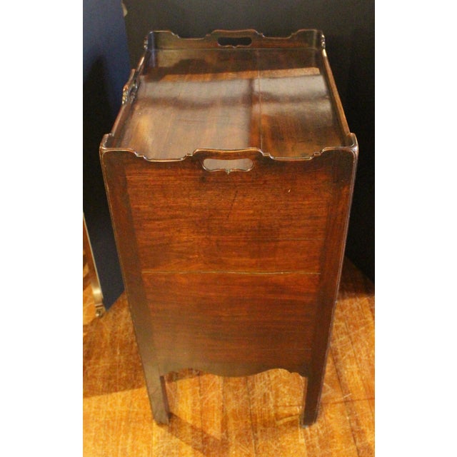 Mid 18th Century Circa 1765-1780 English George III Period Bedside Commode Table For Sale - Image 5 of 8