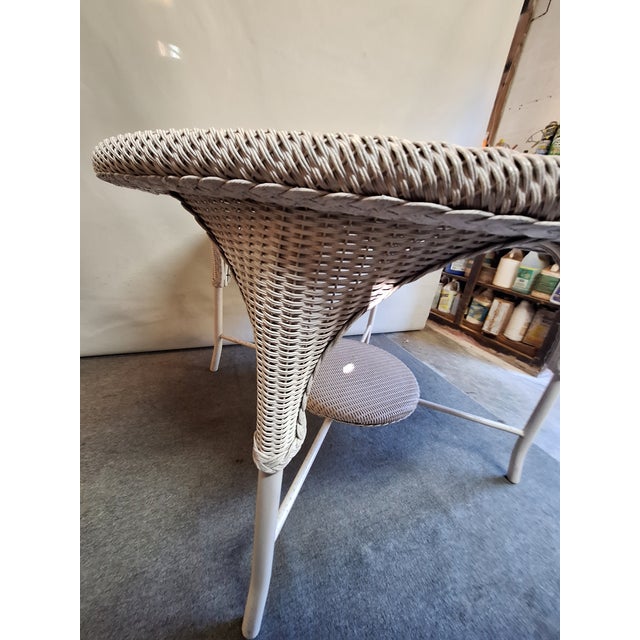 Late 20th Century Lloyd Flanders 49" Round Wicker Dining Table For Sale - Image 9 of 12
