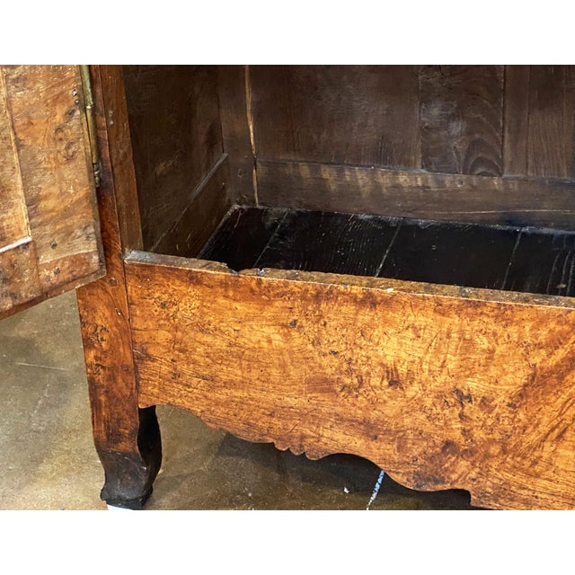 18th Century French Armoire of Burled Elm From the 18th Century For Sale - Image 5 of 12