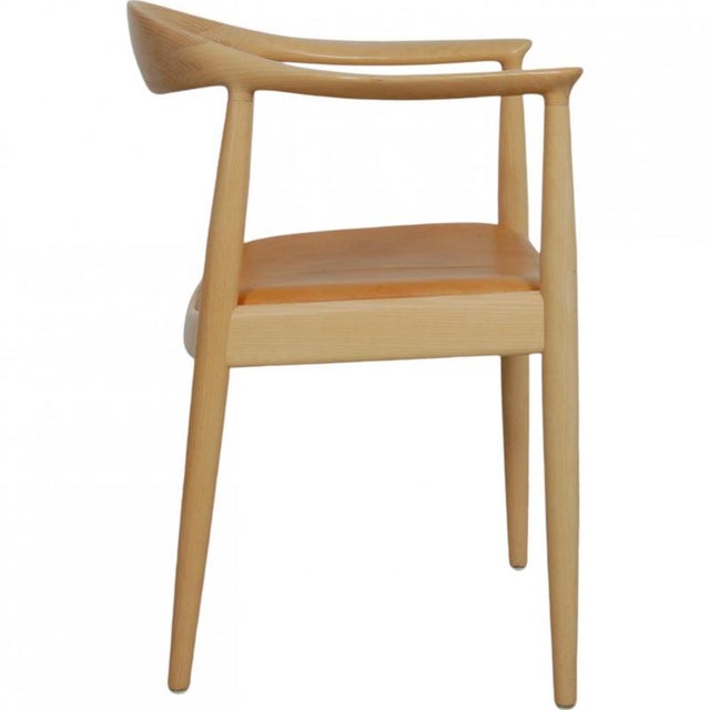 The chair is designed by Hans Wegner and manufactured by PP møbler. It is from 2008 and appears in good condition, but...