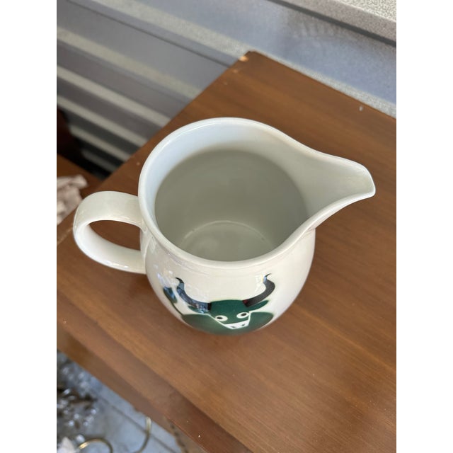 Arabia 1960s Mid-Century Modern Arabia Finland Green Cow Milk Jug Pitcher For Sale - Image 4 of 4