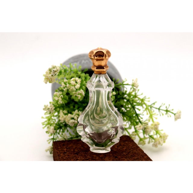 Metal Perfume Bottle in Glass and 15K Gold For Sale - Image 7 of 7