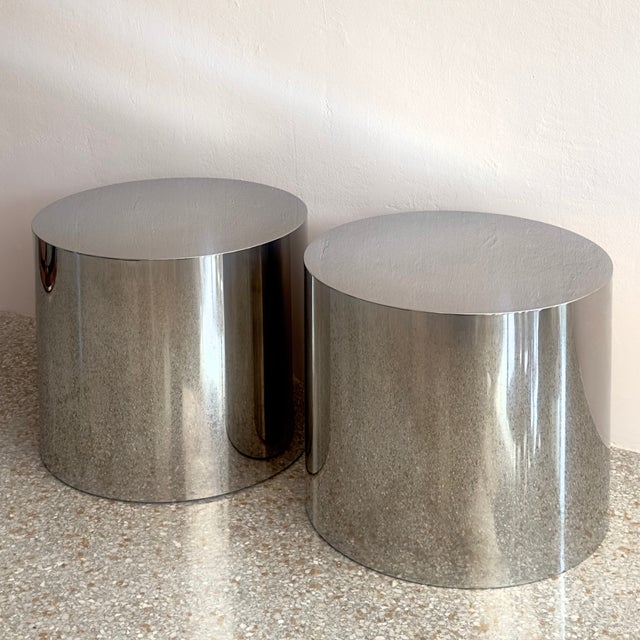 Mid-Century Modern Polished Chrome Cylinder Drum Tables (Pair) For Sale In Miami - Image 6 of 10