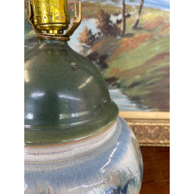 Ceramic Signed Studio Pottery Ceramic Table Lamp With Crystalline Glaze and Moss Green Cap, Mid-20th Century Style For Sale - Image 7 of 9