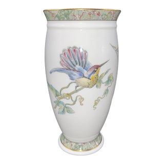 Vintage Wedgwood Bone China England HummingBird Vase For Sale