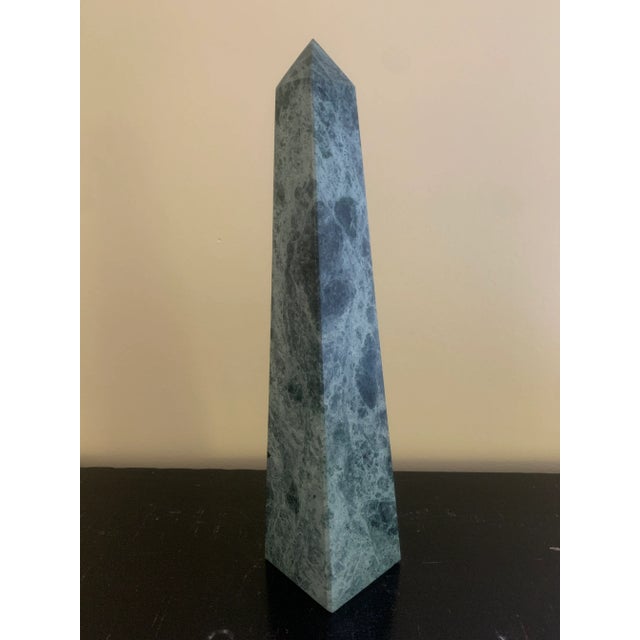 English Green Marble Obelisk With Dramatic Veining For Sale - Image 3 of 11