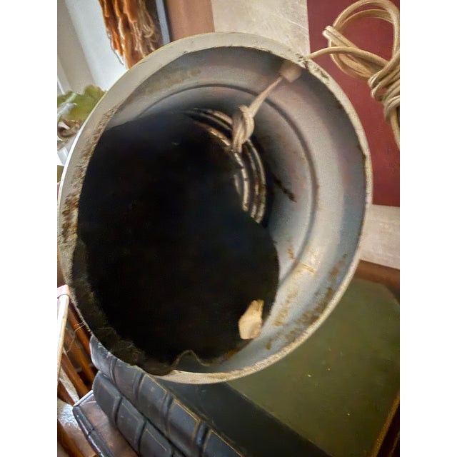 Vintage Italian Style Tole Floral Table Lamp – Hand-Painted Metal For Sale - Image 12 of 12