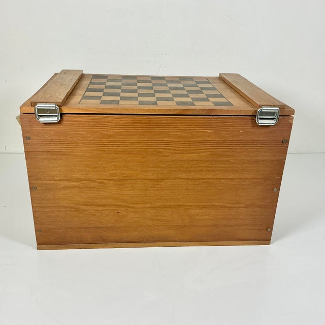 1990s Vintage Boho Chic Americana Rustic Commemorative Biscuit Pine Box Game Board For Sale - Image 12 of 18