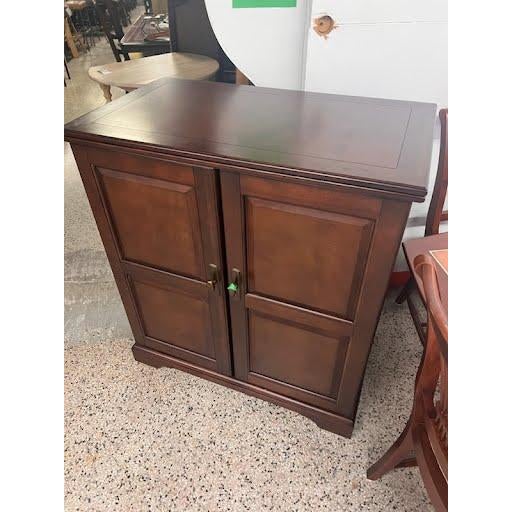 American Howard Miller Lodi II Wine & Bar Console For Sale - Image 3 of 6