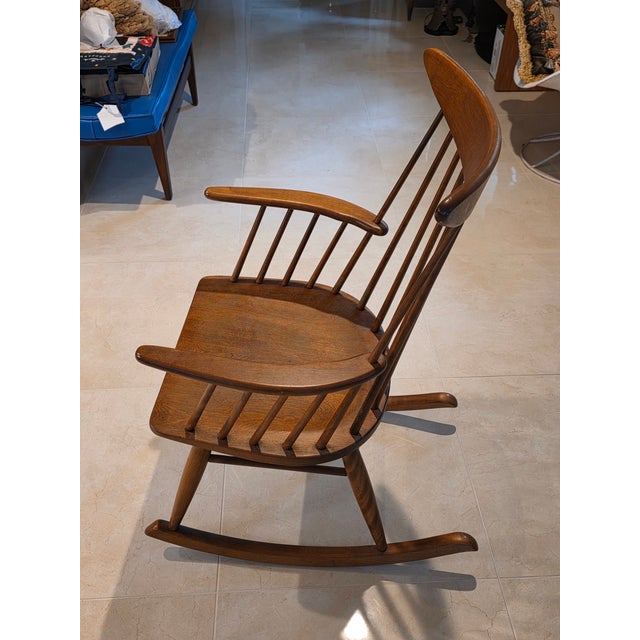 This listing consists of a beautiful midcentury modern rocking chair by russel Wright for Conan ball from the 1950 era....