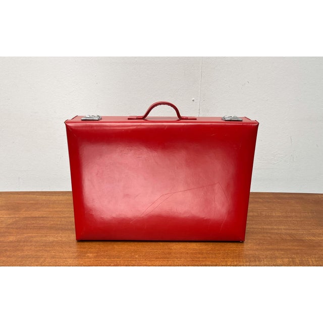 Mid-Century Modern German Red Beauty Vanity Mirror Case, 1960s For Sale - Image 13 of 18