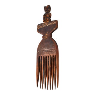 Early 20th Century Nyamwezi Mwana Hiti Figural Comb Tanzania For Sale