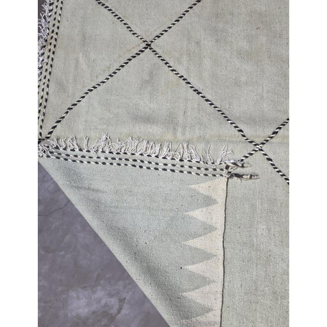 Moroccan Gray Kilim Rug - 9.4 X 6.3 Ft For Sale In Cleveland - Image 6 of 6