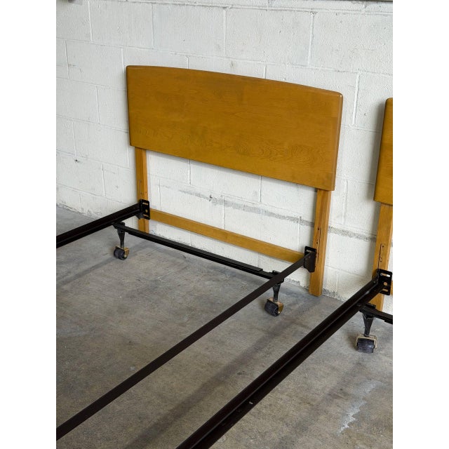 Wood Heywood Wakefield Solid Maple Wood Twin Size Bed Frames Set of 2 Mid-Century Modern 1950s For Sale - Image 7 of 10
