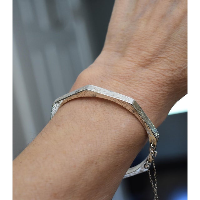Vintage Engraved Octagon Shaped Hinged Sterling Silver Bangle Bracelet For Sale - Image 15 of 17