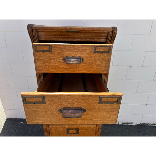 Antique Five Drawer Oak and Brass File Cabinet Yawman & Frbe MFG Co. For Sale - Image 15 of 18