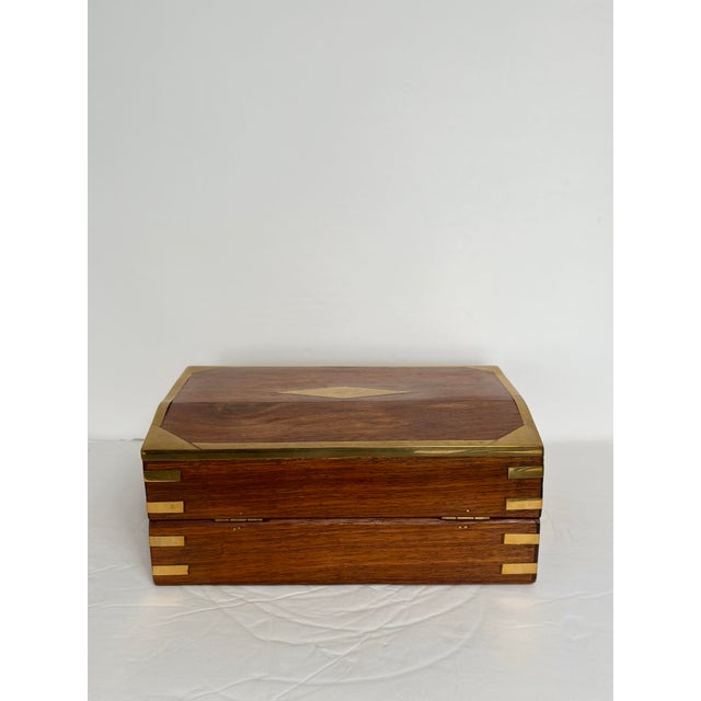 English Vintage Mid-20th Century Brass Inlaid Wooden Rectangular Decorative Box For Sale - Image 3 of 7
